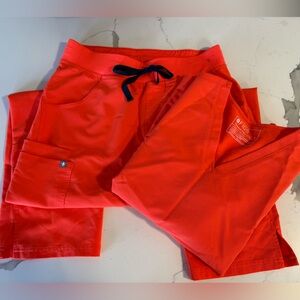 Figs Fiery Coral Scrub Set